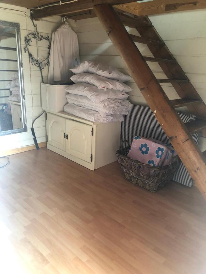 Stabbur Steinbekken, Back To Basic Primitive Overnight Eidsvoll 外观 照片